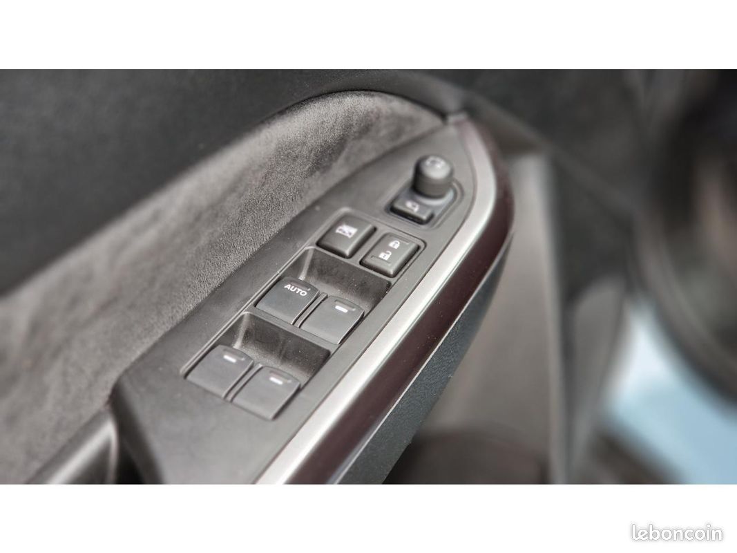 SUZUKI VITARA 1.4 Boosterjet + Hybrid SHVS - BVA 2015 Style PHASE 3 (image 19)