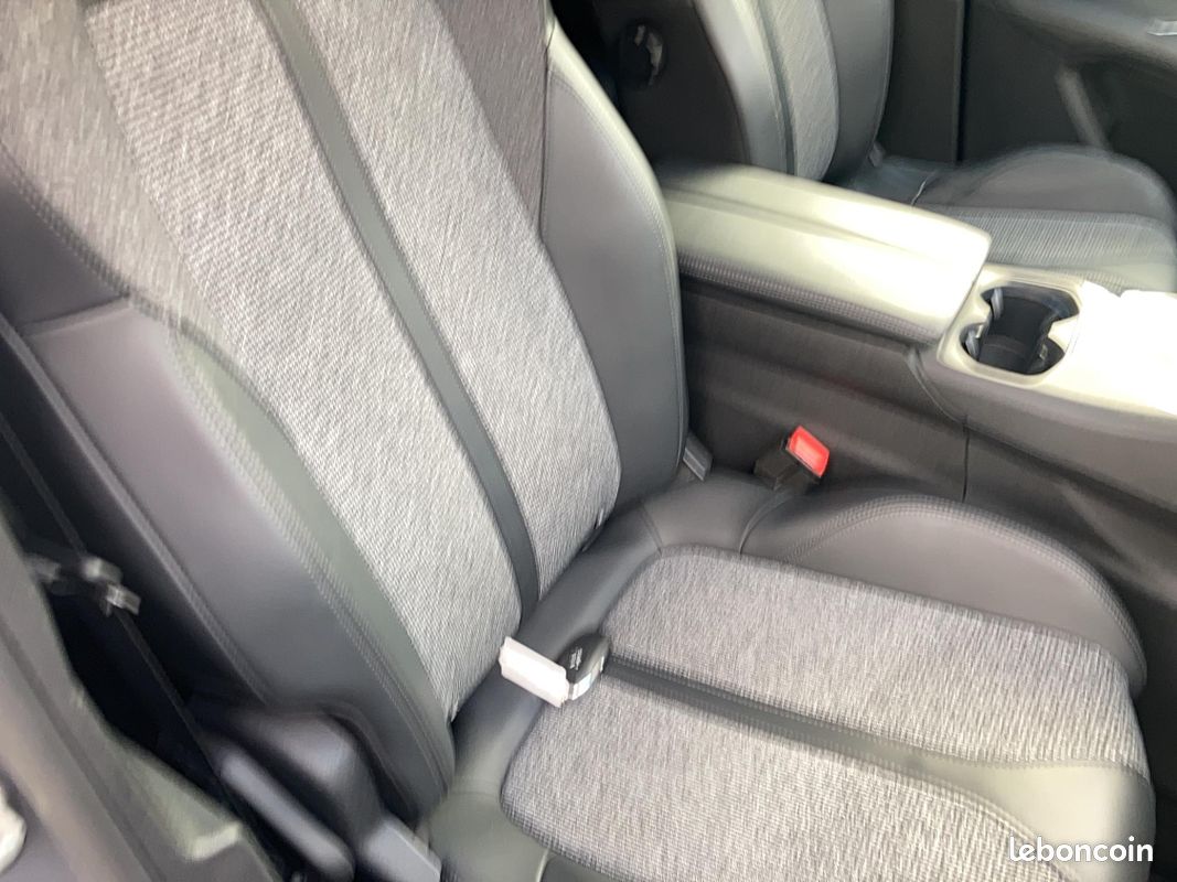 PEUGEOT 3008 BlueHDi 130ch S&S BVM6 Allure (image 26)