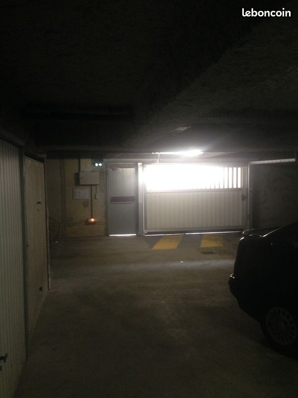 Vends box ferme (loue ou libre ) (image 2)