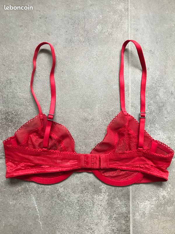 Soutien-gorge rouge Calvin Klein 85B NEUF (image 2)