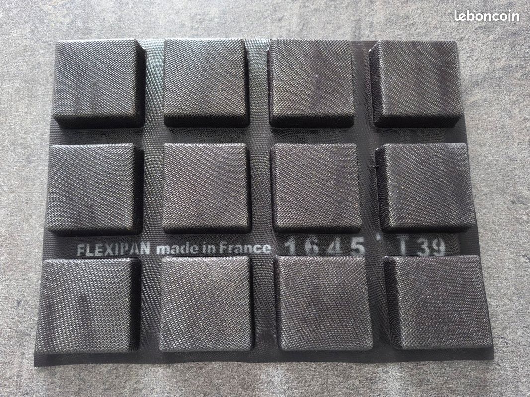 Empreinte 12 palets - 12 ronds - guy demarle flexipan noir neuf Empreinte 12 palets - 12 ronds - guy demarle flexipan noir neuf