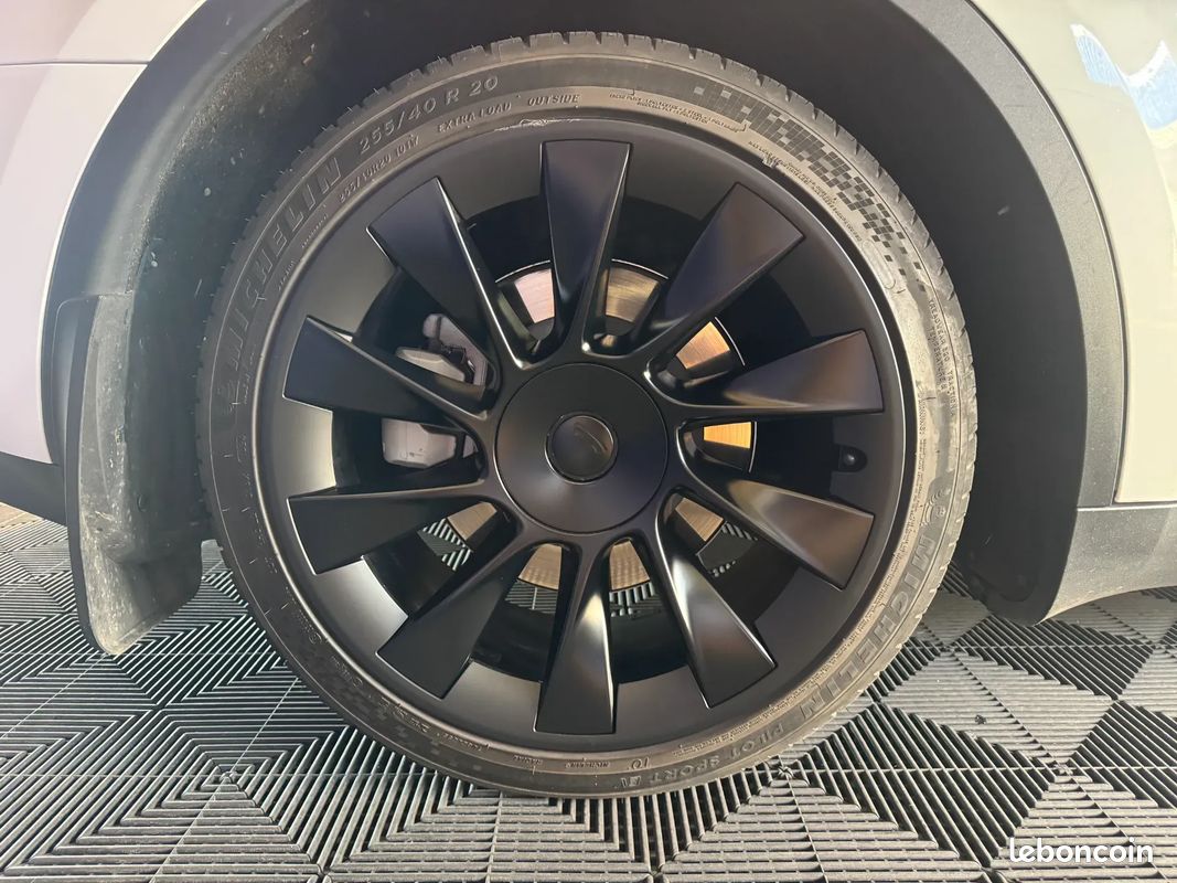 TESLA Model Y 279ch Standard Range - 2024 - Première main - 37 000 km (image 20)