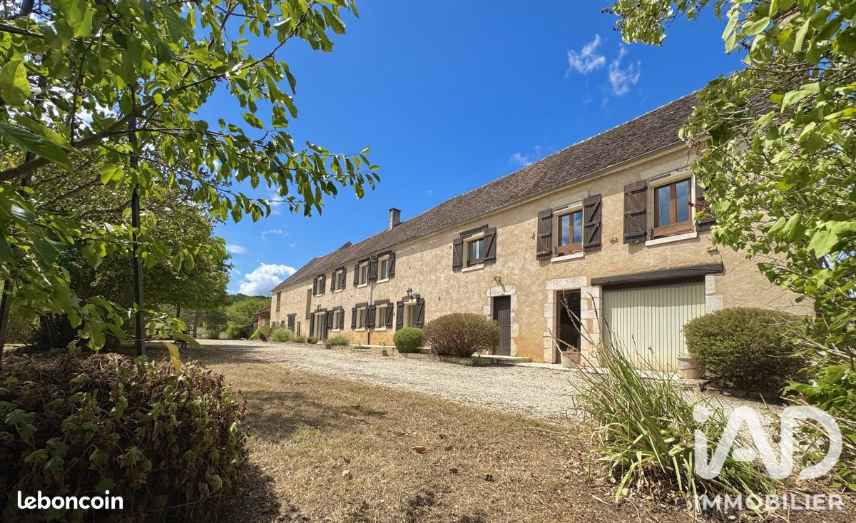 Maison 10 pièces 200 m² · à Brosses · 200 m² · 210 000 €