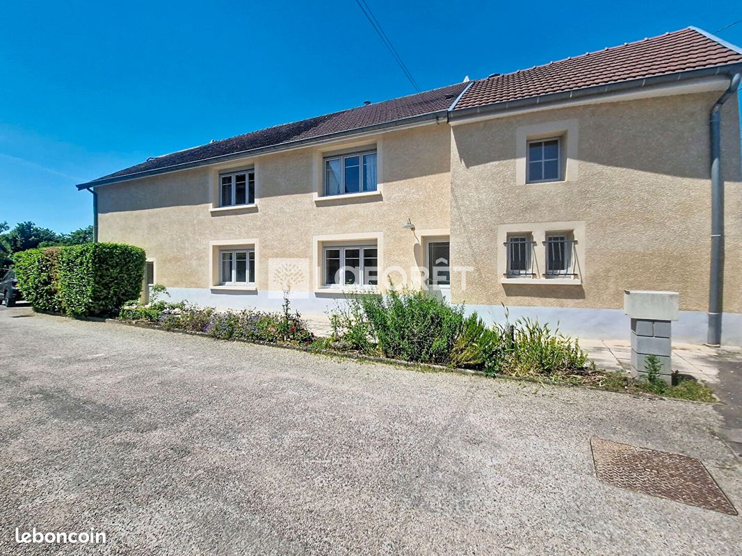 Maison 4 pièces 114 m² · à Gray · 114 m² · 148 000 €