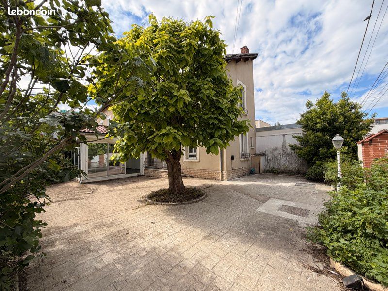 Maison 5 pièces 111 m² · à Villeurbanne · 111 m² · 400 000 €