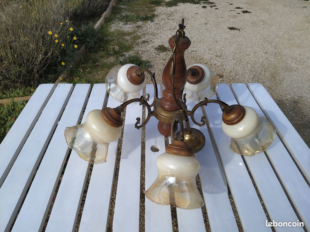 LUSTRE VINTAGE, SUSPENSION à 5 branches, en bois tourné, laiton, verres en tulipe (image 1)