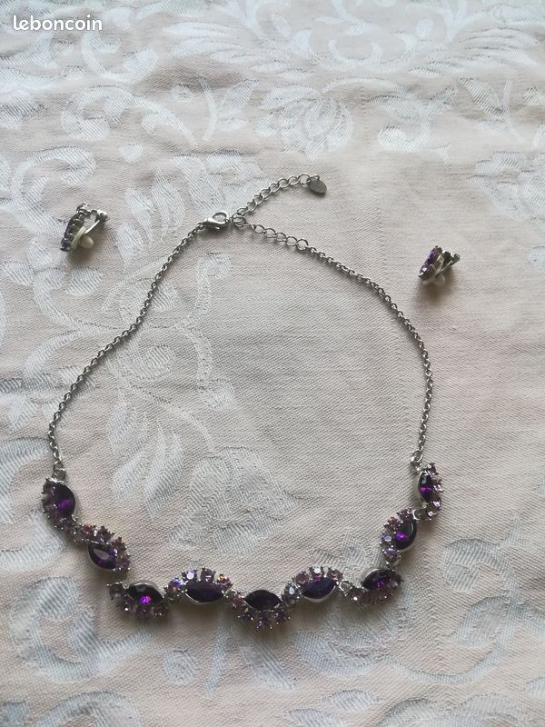 Collier et boucles d'oreilles (image 1)