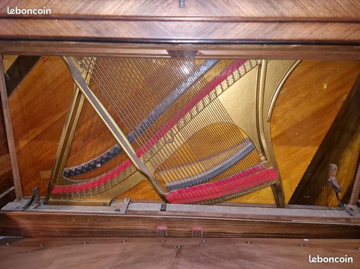 Piano droit (image 15)