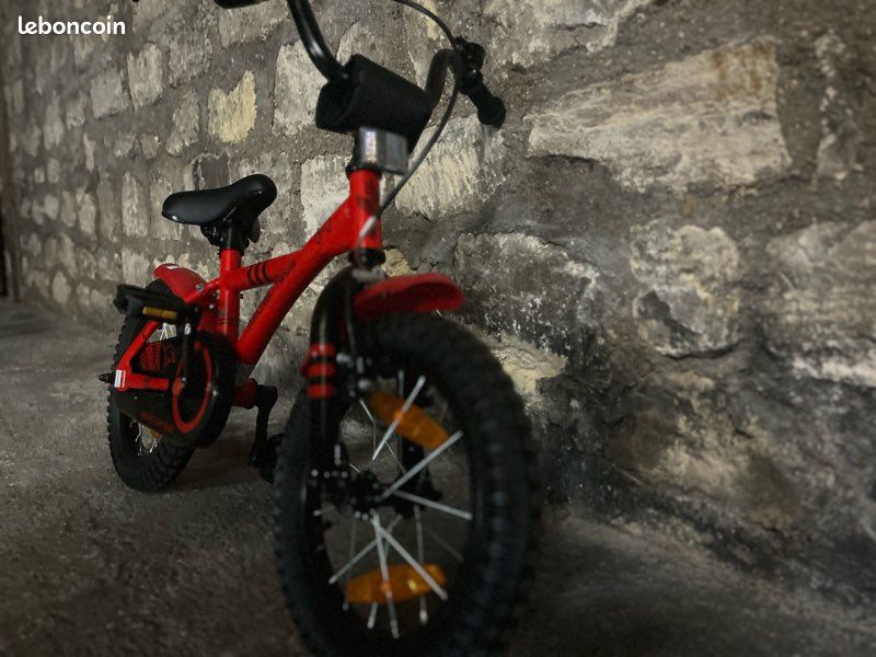 Vélo enfant PROMETHEUS 14 pouces avec roulettes – Rouge (3 à ans