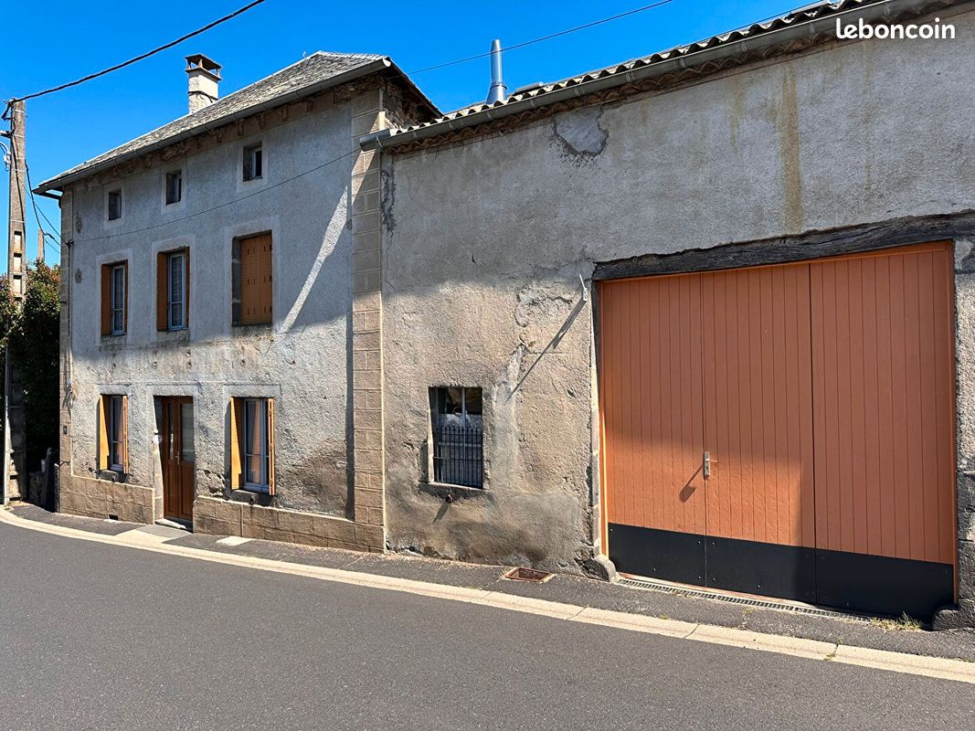 Maison 6 pièces 198 m² · à Saint-Flour · 198 m² · 148 500 €