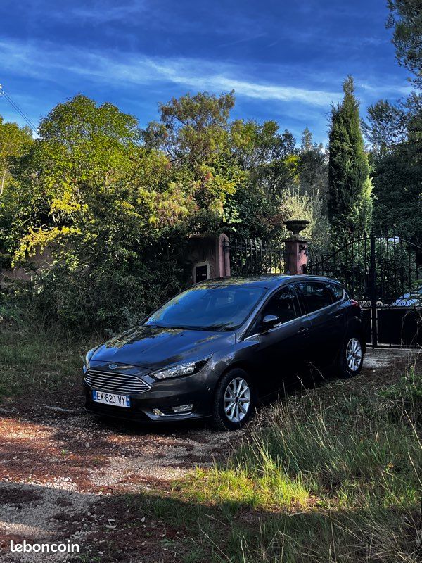 Ford Focus Titanium 125 ch - 157000 km - CT OK - Distri OK (image 2)