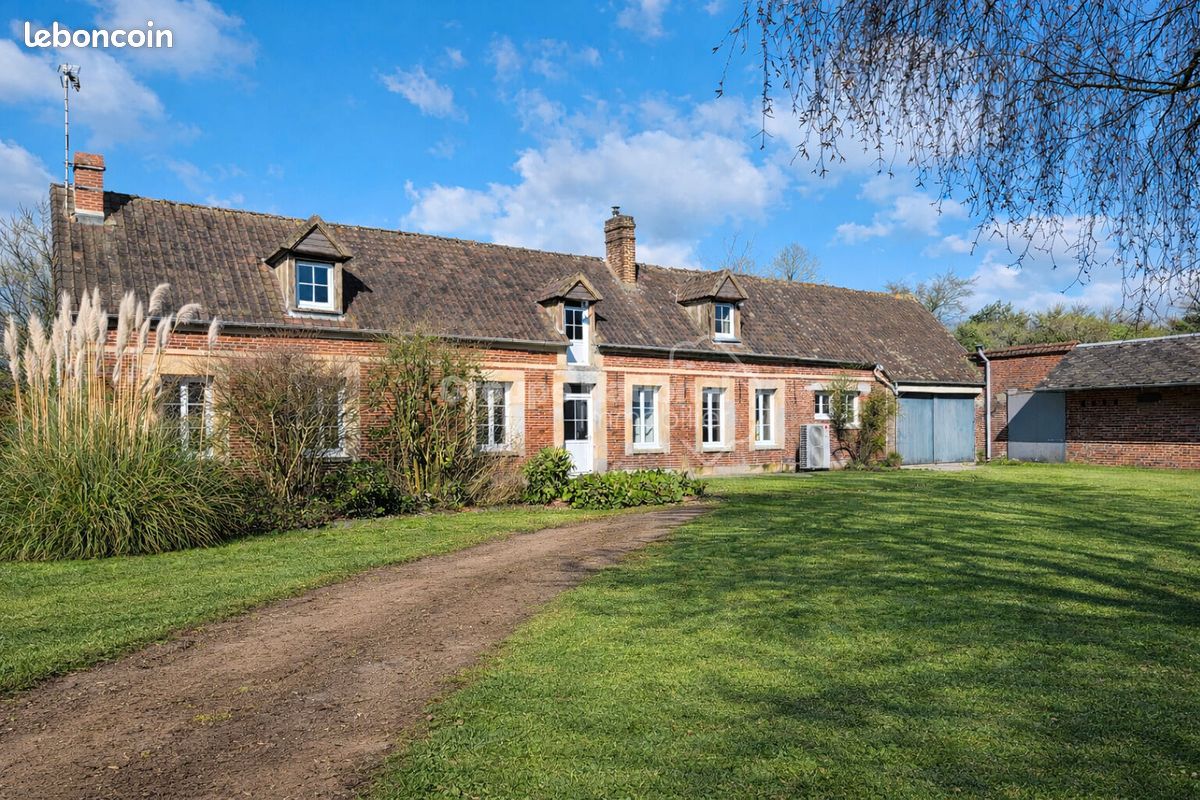 Maison 8 pièces 165 m² · à Saint-Crépin-Ibouvillers · 165 m² · 355 000 €