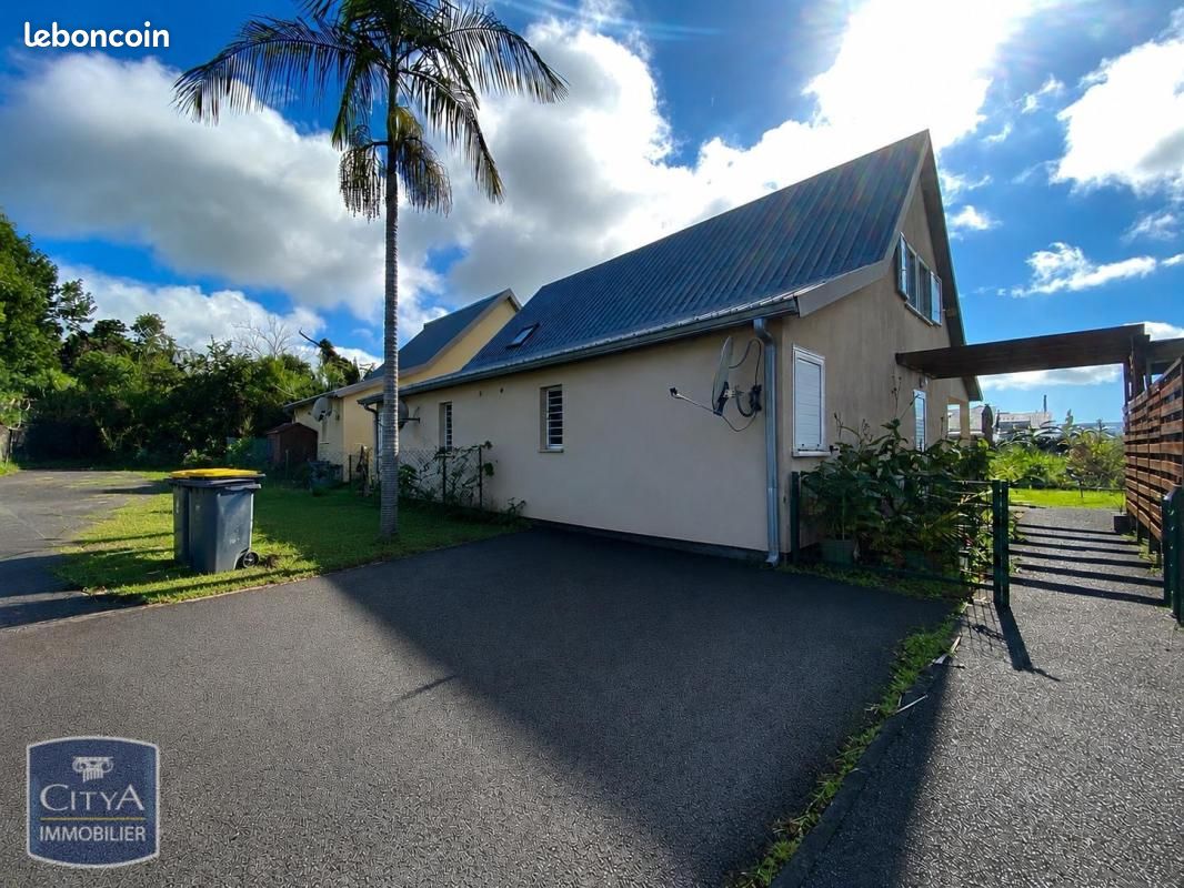 Maison 4 pièces 71 m² · à Sainte-Suzanne · 71 m² · 215 000 €