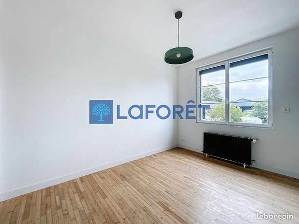 https://img.leboncoin.fr/api/v1/lbcpb1/images/32/29/31/322931c62ad1ca9c7d21e90e77597c215386a2ce.jpg?rule=ad-image