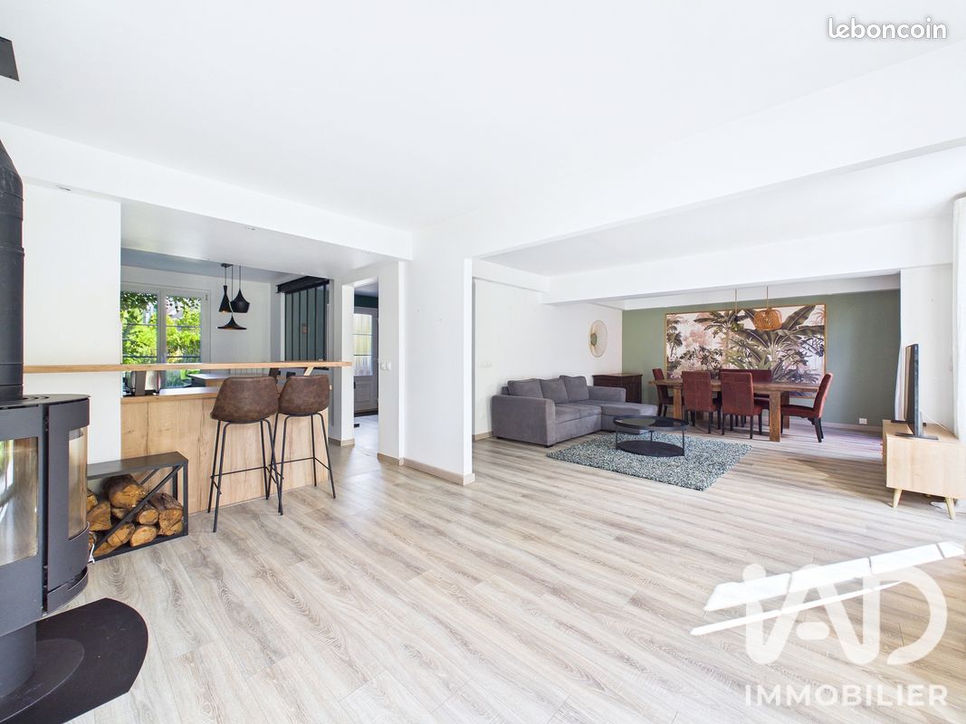 Maison 9 pièces 174 m² · à Cesson · 174 m² · 1 880 €/mois