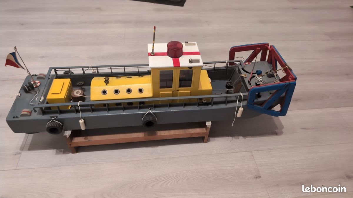 Modelisme bateau pousseur Modélisme