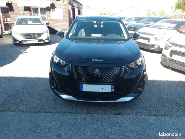 Peugeot 2008 PureTech 130 S&S EAT8 Allure (image 1)