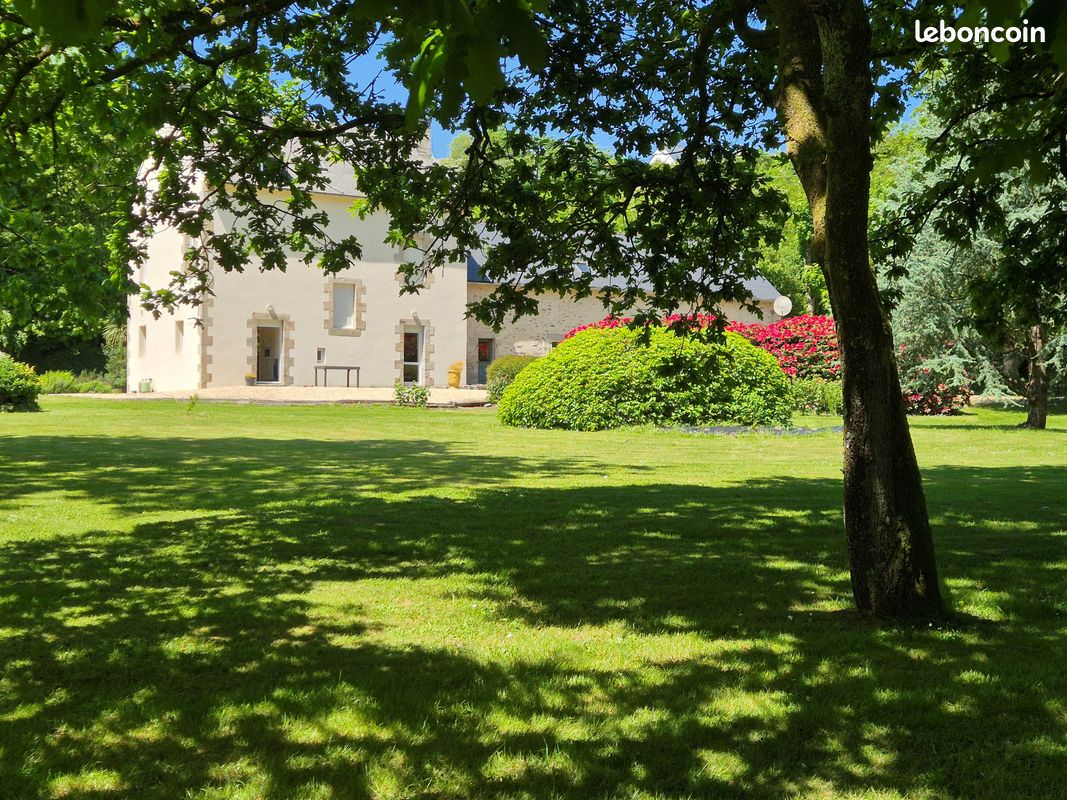 Maison 9 pièces 243 m² · à Landivisiau · 243 m² · 499 900 €