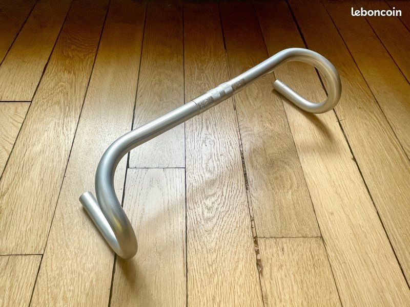 Cintre Nitto 177 (image 1)
