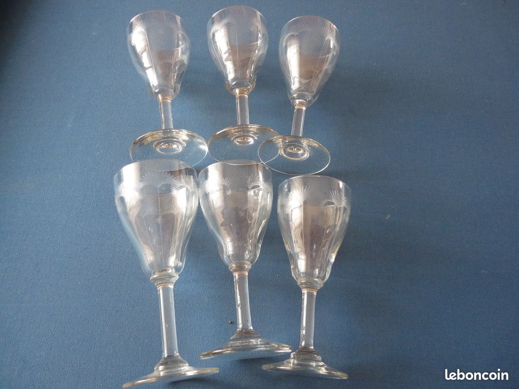 Lot de 6 verres à liqueur anciens , verres à pied (image 1)