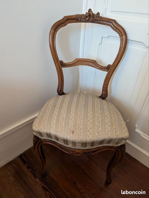 Chaise ancienne en bois et tapissée (image 5)