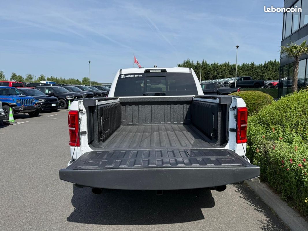 Dodge ram 1500 crew limited night edition rambox (image 5)