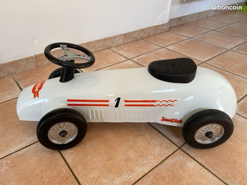 Voiture trotteur jouet Club Jeux Jouets