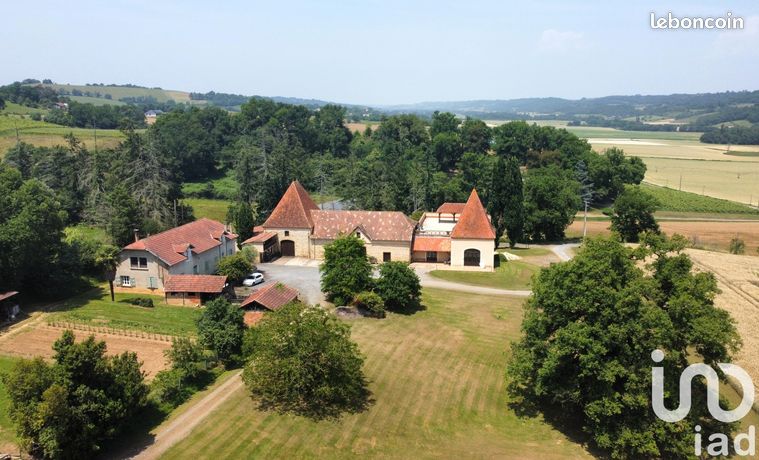 Maison 10 pièces 270 m²