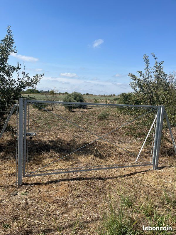 Terrain de loisir clôturé · à Nézignan-l'Évêque · 34 000 €