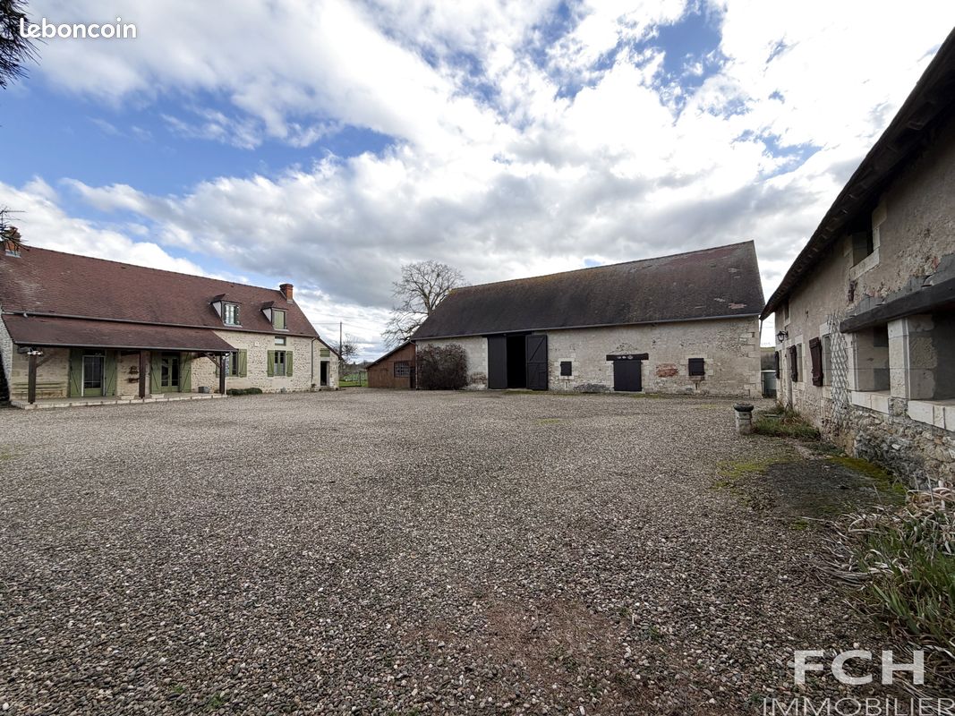 Maison 5 pièces 144 m² · à Saint-Germain-des-Fossés · 144 m² · 349 000 €