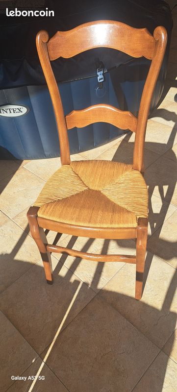 6 Chaises assise en paille à 42 l'une (image 1)