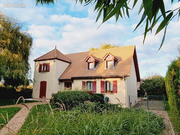 Maison 7 pièces 215 m²