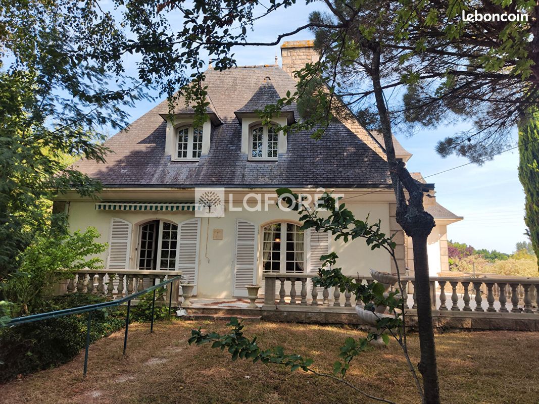 Maison 8 pièces 213 m² · à Guingamp · 213 m² · 420 000 €