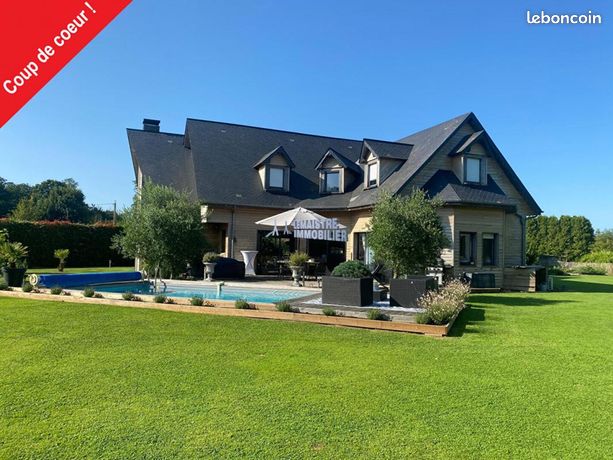 Maison 8 pièces 261 m²