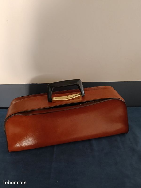 Nécessaire De Voyage Vintage Années 60 – Sac En Simili Cuir Rouge 12 Pièces Rétro