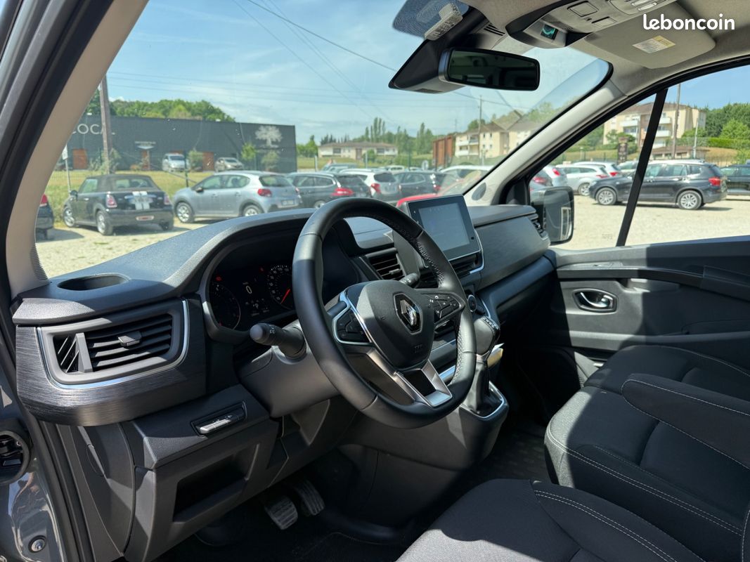 RENAULT TRAFIC III Combi Phase 3 L1 2.0 dCi 16V EDC6 SS Intens 9 Places (image 6)