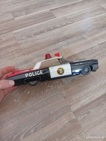 Ancien véhicule en tôle Cadillac Ichiko police - Collection