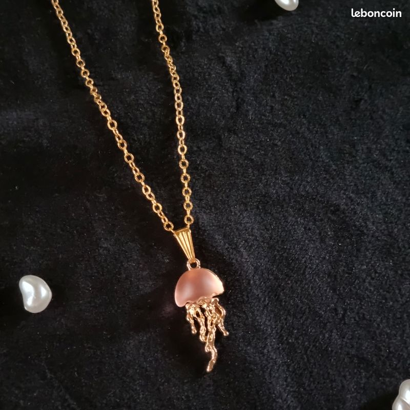 Parure De Bijoux Artisanaux - Collier Pendentif Et Boucles D'oreilles Roses - Occasion, Sans Marque