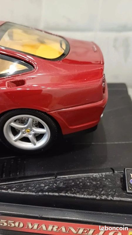 Ferrari 550 Maranello Bordeaux - Hot Wheels 1/18 - Collection - État Neuf