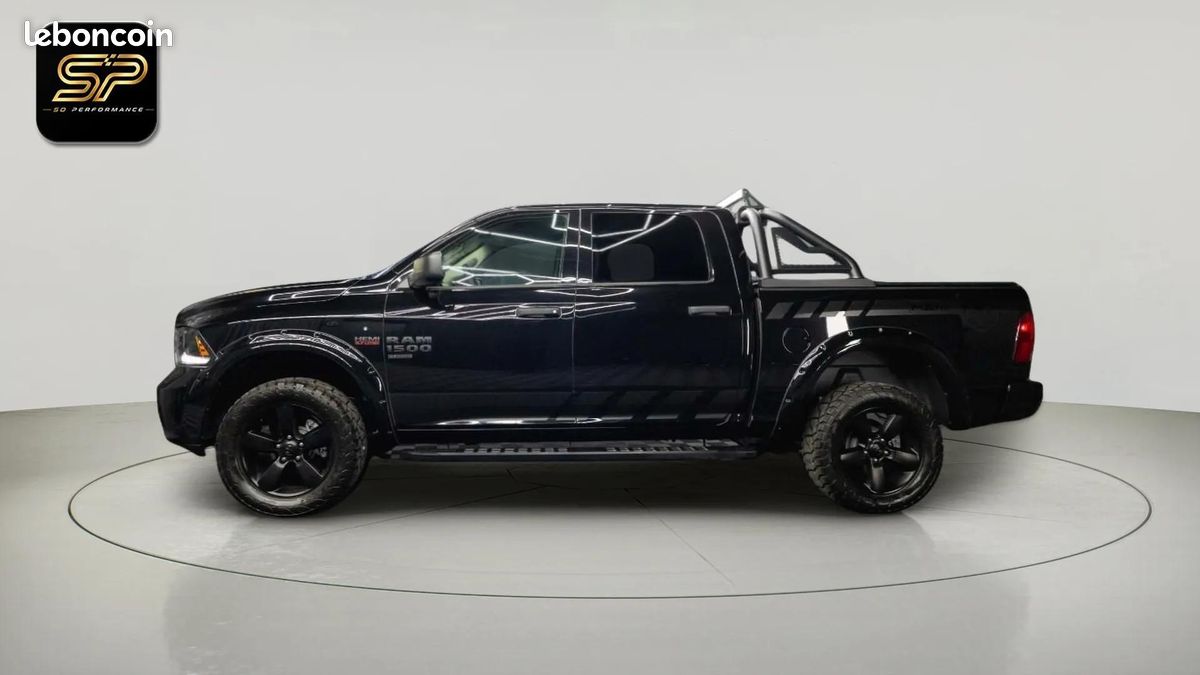 Dodge RAM 5.7 V8 HEMI 4x4 * Pack Offroad Nuit * LED * AHK * 6 Places (image 7)