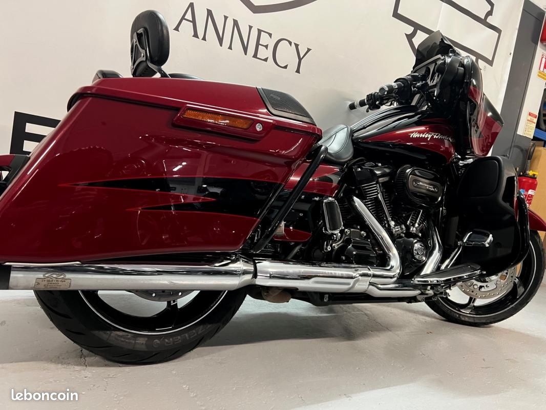 Harley Davidson TOURING STREET GLIDE 1868 CVO (image 3)