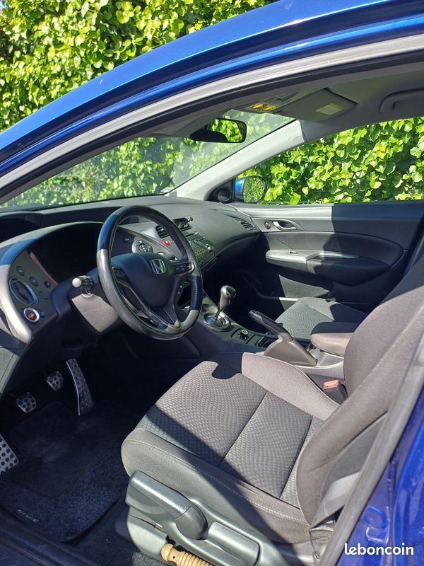 Vend Honda Civic 1.8L iVtec 140 cv Sport (image 3)