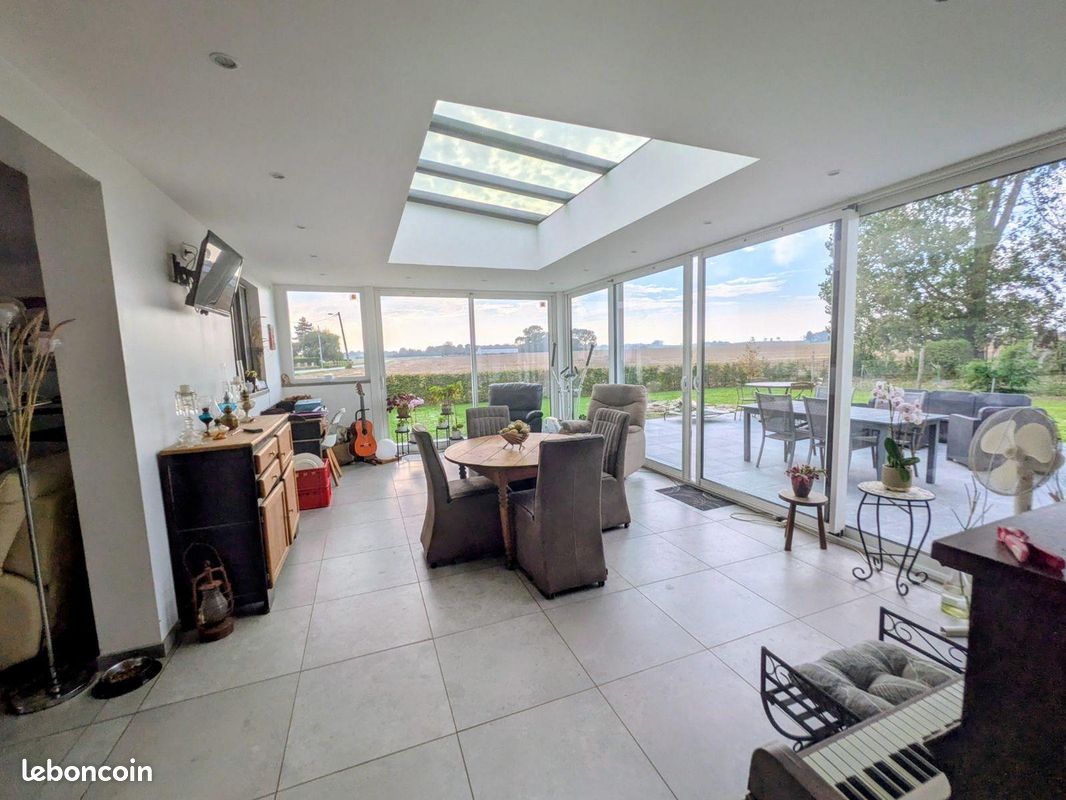 Maison 6 pièces 150 m² · à Crochte · 150 m² · 377 000 €