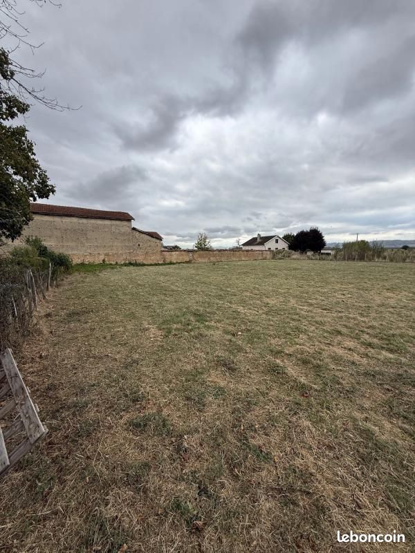 Terrain 553 m² Sardieu · 36 000 €