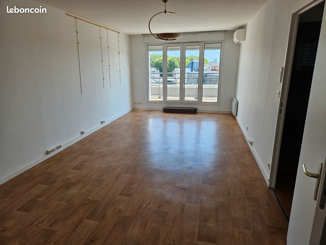 Appartement 2 pièces 70 m² · à Bourges · 70 m² · 800 €