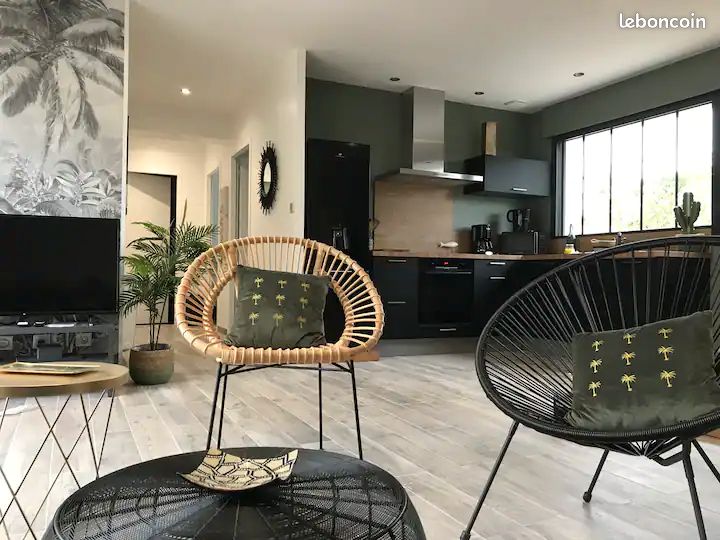 Proche plage, charmante petite villa avec piscine chauffée, animaux acceptés (image 2)