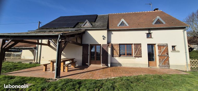 Vente | Maison avec dépendance | 100 m² | Moutier-Malcard | Terrasse · Jardin