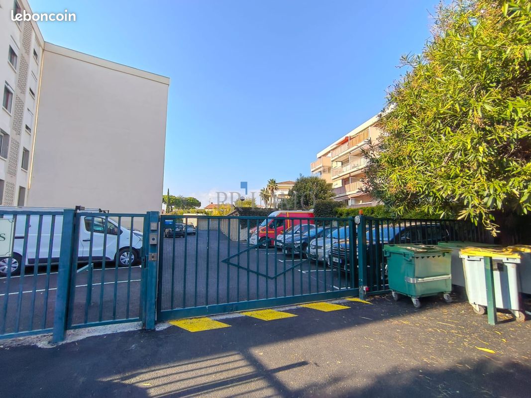 Parking 16 m² · à Saint-Raphaël · 16 m² · 35 000 €