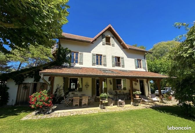 Maison 8 pièces 358 m²