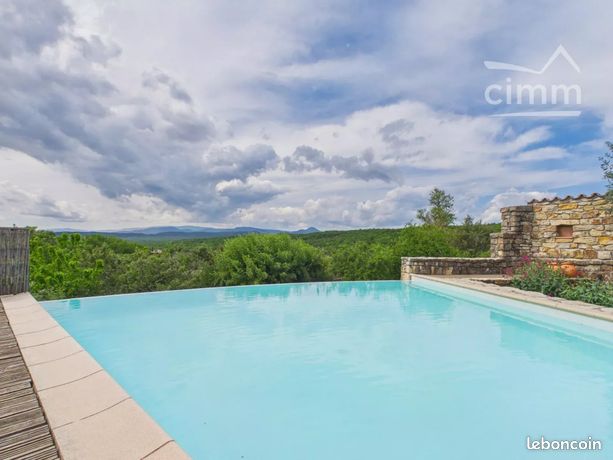 Propriété 8 pièces 225 m²
